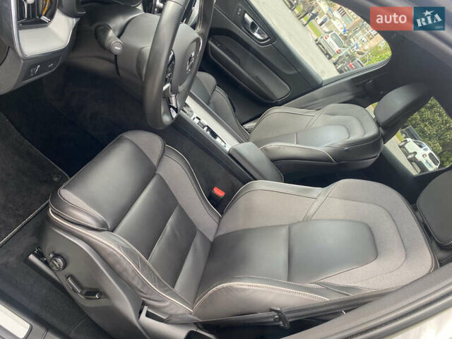 Зеленый Вольво ХС60, объемом двигателя 2 л и пробегом 283 тыс. км за 28888 $, фото 93 на Automoto.ua