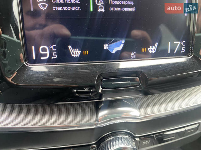 Зеленый Вольво ХС60, объемом двигателя 2 л и пробегом 283 тыс. км за 28888 $, фото 64 на Automoto.ua