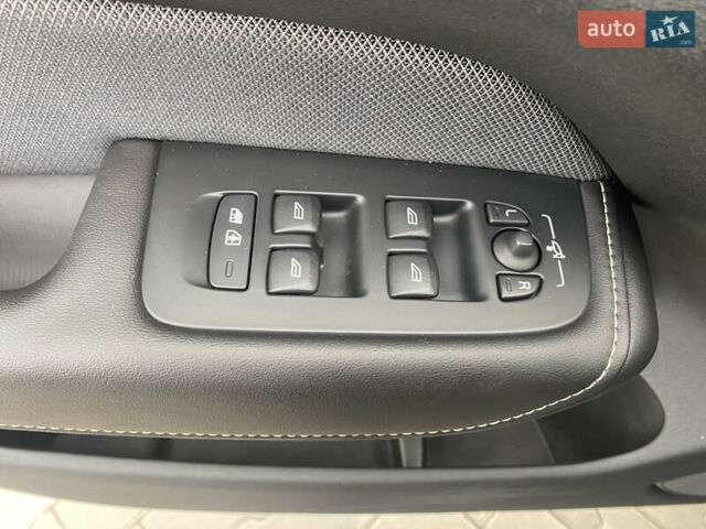 Зеленый Вольво ХС60, объемом двигателя 2 л и пробегом 283 тыс. км за 28888 $, фото 58 на Automoto.ua