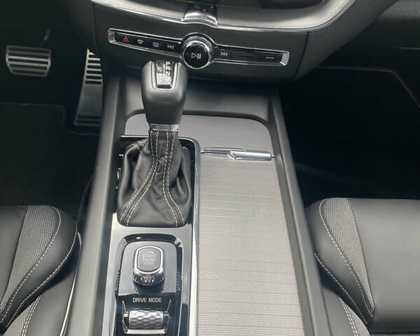 Зеленый Вольво ХС60, объемом двигателя 2 л и пробегом 283 тыс. км за 28888 $, фото 75 на Automoto.ua