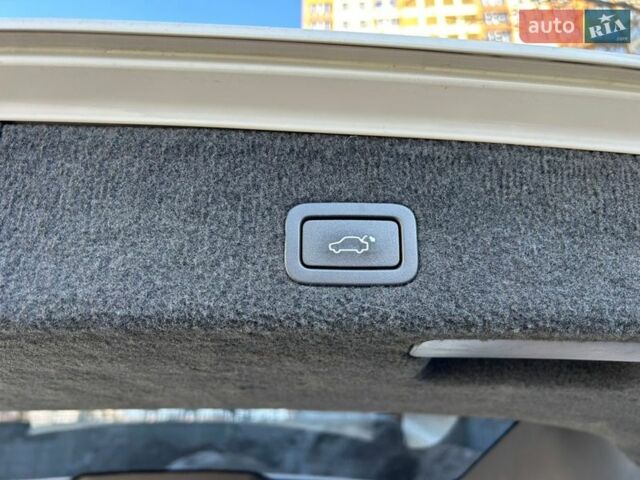 Білий Вольво ХС70, об'ємом двигуна 2.4 л та пробігом 267 тис. км за 11700 $, фото 21 на Automoto.ua