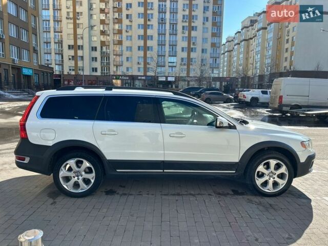 Білий Вольво ХС70, об'ємом двигуна 2.4 л та пробігом 267 тис. км за 11700 $, фото 1 на Automoto.ua