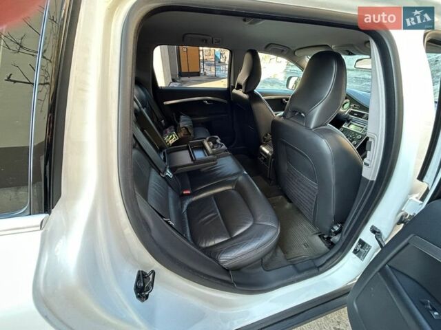 Білий Вольво ХС70, об'ємом двигуна 2.4 л та пробігом 267 тис. км за 11700 $, фото 18 на Automoto.ua