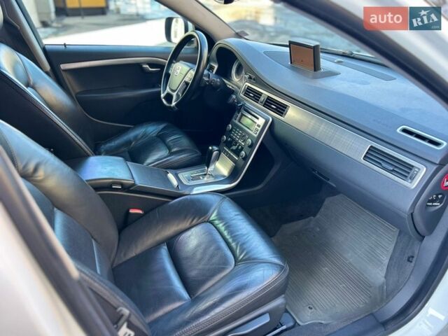 Білий Вольво ХС70, об'ємом двигуна 2.4 л та пробігом 267 тис. км за 11700 $, фото 15 на Automoto.ua