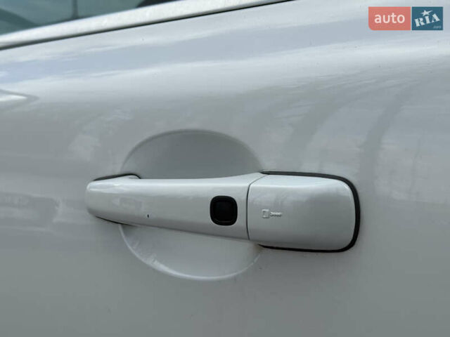 Белый Вольво ХС70, объемом двигателя 3 л и пробегом 227 тыс. км за 16500 $, фото 8 на Automoto.ua