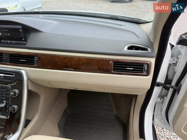 Белый Вольво ХС70, объемом двигателя 3 л и пробегом 227 тыс. км за 16500 $, фото 68 на Automoto.ua