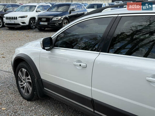 Белый Вольво ХС70, объемом двигателя 3 л и пробегом 227 тыс. км за 16500 $, фото 6 на Automoto.ua