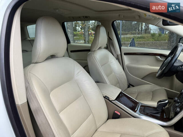 Белый Вольво ХС70, объемом двигателя 3 л и пробегом 227 тыс. км за 16500 $, фото 66 на Automoto.ua