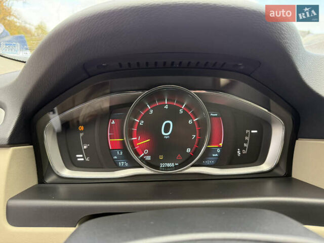 Белый Вольво ХС70, объемом двигателя 3 л и пробегом 227 тыс. км за 16500 $, фото 44 на Automoto.ua