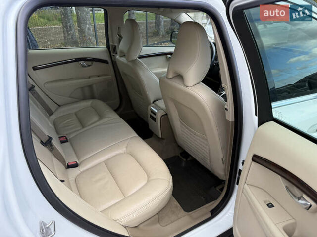 Белый Вольво ХС70, объемом двигателя 3 л и пробегом 227 тыс. км за 16500 $, фото 62 на Automoto.ua