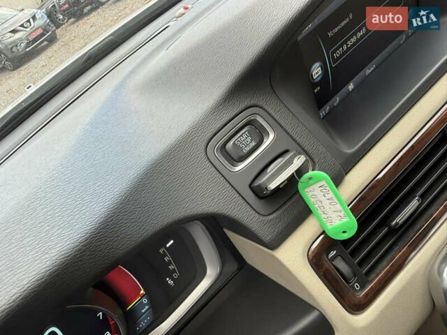 Белый Вольво ХС70, объемом двигателя 3 л и пробегом 227 тыс. км за 16500 $, фото 49 на Automoto.ua