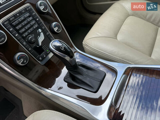 Белый Вольво ХС70, объемом двигателя 3 л и пробегом 227 тыс. км за 16500 $, фото 46 на Automoto.ua