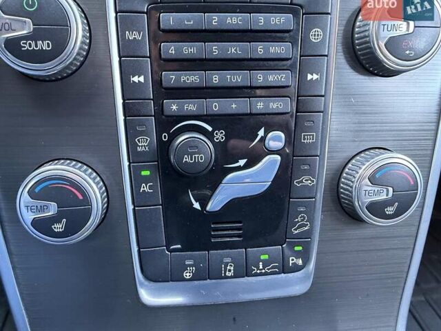 Білий Вольво ХС70, об'ємом двигуна 2.4 л та пробігом 211 тис. км за 14490 $, фото 17 на Automoto.ua