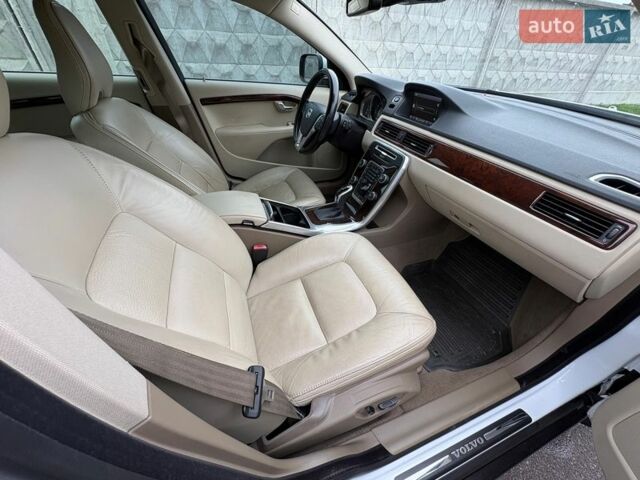 Білий Вольво ХС70, об'ємом двигуна 3 л та пробігом 228 тис. км за 14999 $, фото 14 на Automoto.ua