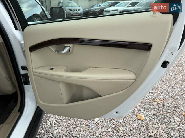 Белый Вольво ХС70, объемом двигателя 3 л и пробегом 227 тыс. км за 16500 $, фото 61 на Automoto.ua
