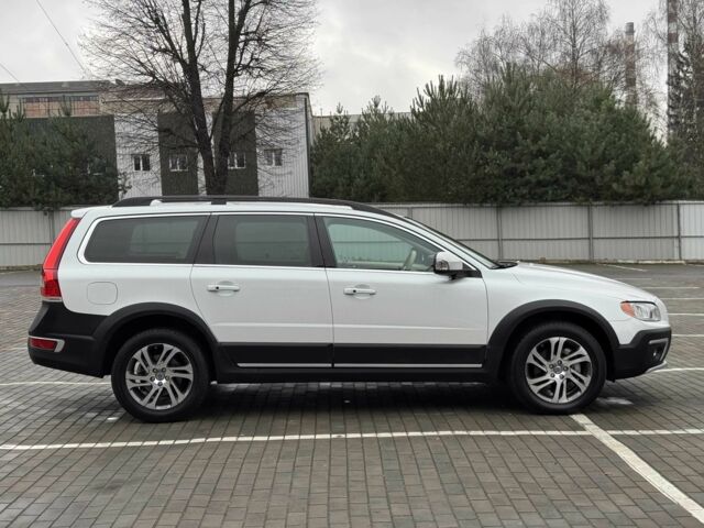 Белый Вольво ХС70, объемом двигателя 2 л и пробегом 135 тыс. км за 15999 $, фото 11 на Automoto.ua