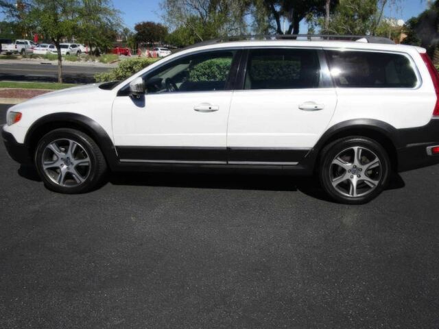 Белый Вольво ХС70, объемом двигателя 3.2 л и пробегом 74 тыс. км за 7350 $, фото 4 на Automoto.ua