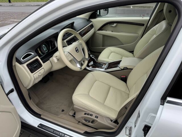 Белый Вольво ХС70, объемом двигателя 2 л и пробегом 135 тыс. км за 15999 $, фото 17 на Automoto.ua