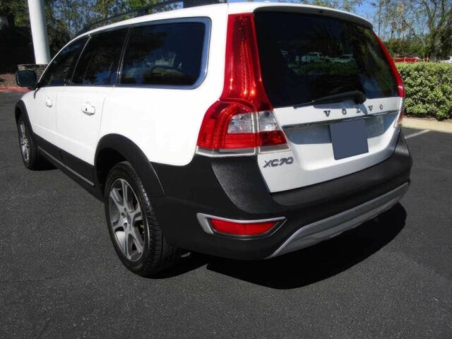 Белый Вольво ХС70, объемом двигателя 3.2 л и пробегом 74 тыс. км за 7350 $, фото 5 на Automoto.ua