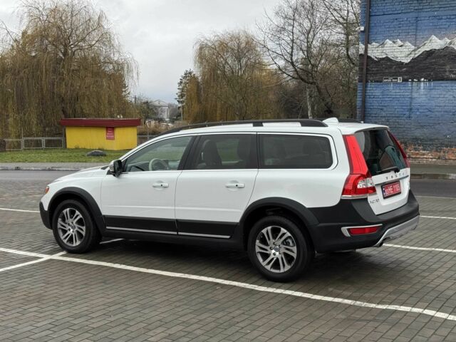 Белый Вольво ХС70, объемом двигателя 2 л и пробегом 135 тыс. км за 15999 $, фото 5 на Automoto.ua