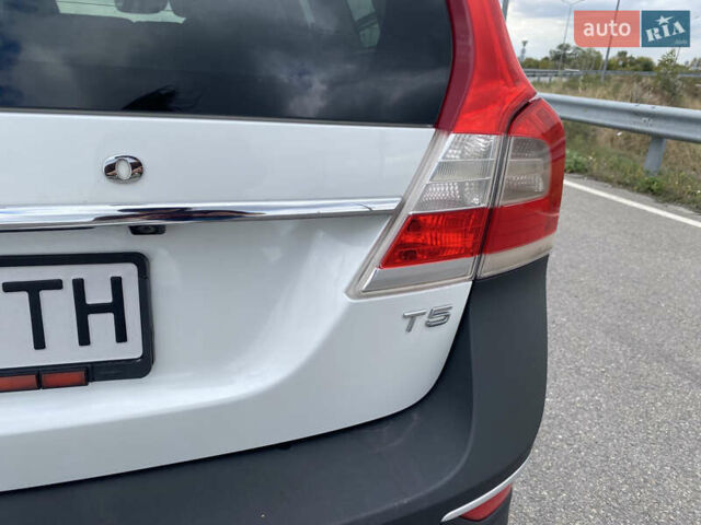 Білий Вольво ХС70, об'ємом двигуна 2 л та пробігом 160 тис. км за 17800 $, фото 11 на Automoto.ua