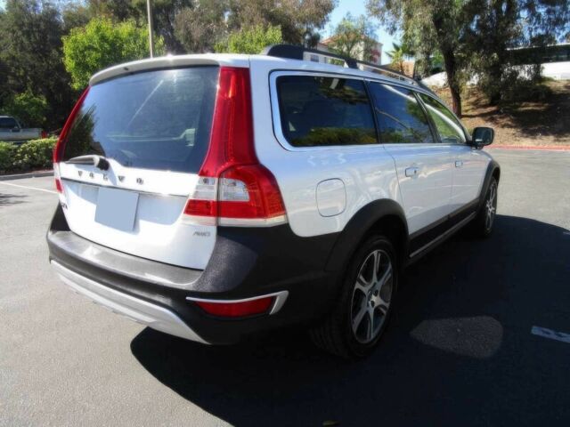 Белый Вольво ХС70, объемом двигателя 3.2 л и пробегом 74 тыс. км за 7350 $, фото 7 на Automoto.ua