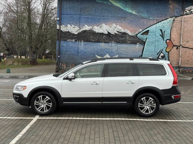 Белый Вольво ХС70, объемом двигателя 2 л и пробегом 135 тыс. км за 15999 $, фото 4 на Automoto.ua