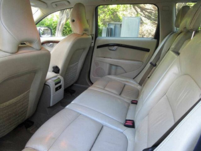 Белый Вольво ХС70, объемом двигателя 3.2 л и пробегом 74 тыс. км за 7350 $, фото 9 на Automoto.ua