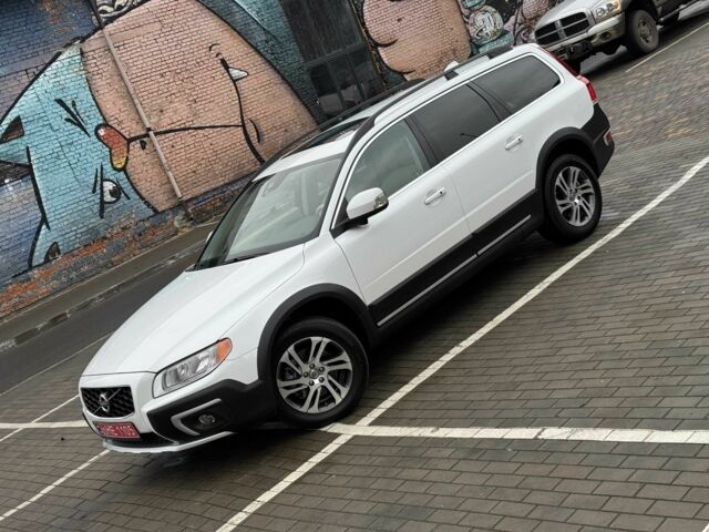 Белый Вольво ХС70, объемом двигателя 2 л и пробегом 135 тыс. км за 15999 $, фото 3 на Automoto.ua