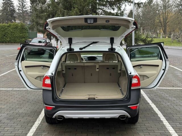 Белый Вольво ХС70, объемом двигателя 2 л и пробегом 135 тыс. км за 15999 $, фото 16 на Automoto.ua