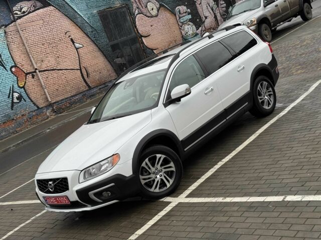 Белый Вольво ХС70, объемом двигателя 2 л и пробегом 135 тыс. км за 15999 $, фото 2 на Automoto.ua