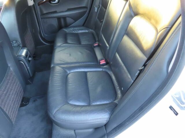 Белый Вольво ХС70, объемом двигателя 3 л и пробегом 73 тыс. км за 3000 $, фото 11 на Automoto.ua