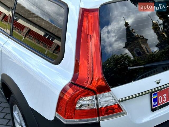 Білий Вольво ХС70, об'ємом двигуна 2.4 л та пробігом 289 тис. км за 18200 $, фото 44 на Automoto.ua