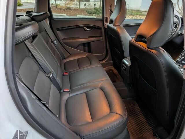 Білий Вольво ХС70, об'ємом двигуна 2.5 л та пробігом 76 тис. км за 9000 $, фото 11 на Automoto.ua