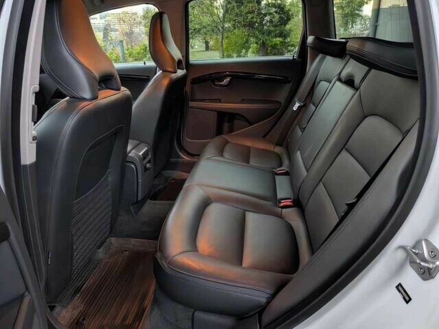 Білий Вольво ХС70, об'ємом двигуна 2.5 л та пробігом 76 тис. км за 9000 $, фото 12 на Automoto.ua