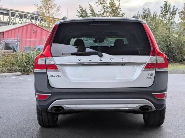 Білий Вольво ХС70, об'ємом двигуна 2.5 л та пробігом 76 тис. км за 9000 $, фото 4 на Automoto.ua