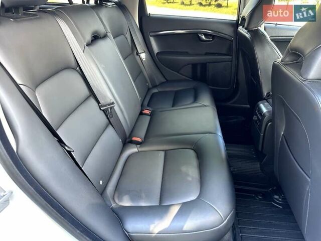 Білий Вольво ХС70, об'ємом двигуна 2.4 л та пробігом 289 тис. км за 18200 $, фото 92 на Automoto.ua