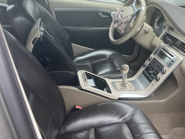 Бежевый Вольво ХС70, объемом двигателя 2.4 л и пробегом 350 тыс. км за 4444 $, фото 9 на Automoto.ua