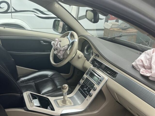 Бежевый Вольво ХС70, объемом двигателя 2.4 л и пробегом 350 тыс. км за 4444 $, фото 4 на Automoto.ua