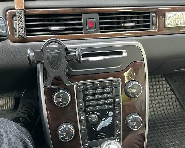 Бежевый Вольво ХС70, объемом двигателя 2.4 л и пробегом 310 тыс. км за 13500 $, фото 4 на Automoto.ua