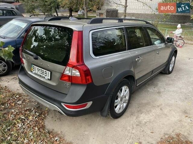 Бежевый Вольво ХС70, объемом двигателя 2.4 л и пробегом 310 тыс. км за 13500 $, фото 1 на Automoto.ua