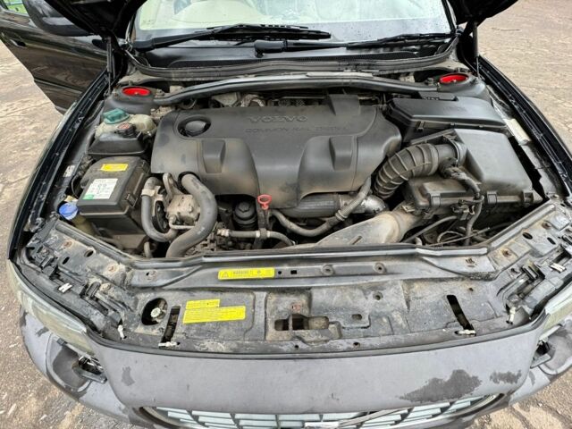 Черный Вольво ХС70, объемом двигателя 2.4 л и пробегом 178 тыс. км за 3600 $, фото 7 на Automoto.ua