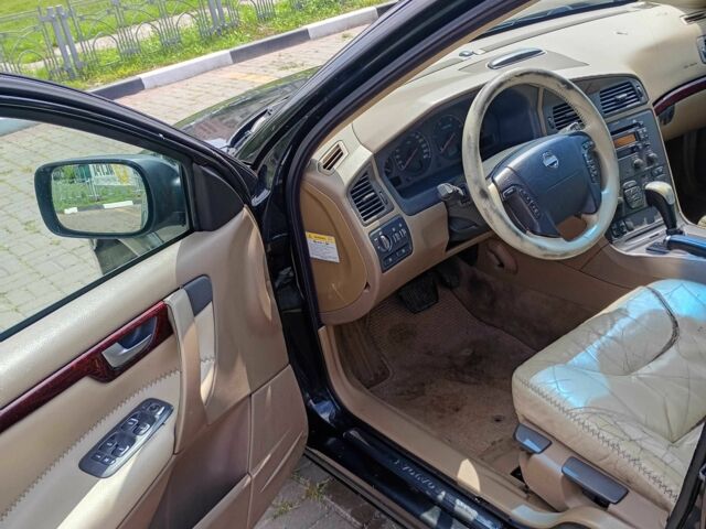 Чорний Вольво ХС70, об'ємом двигуна 2.4 л та пробігом 305 тис. км за 4000 $, фото 11 на Automoto.ua