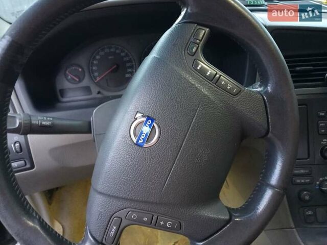 Черный Вольво ХС70, объемом двигателя 2.4 л и пробегом 350 тыс. км за 6000 $, фото 6 на Automoto.ua