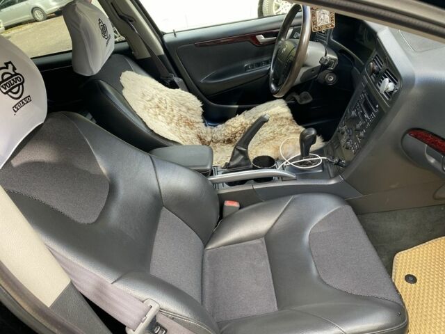 Вольво ХС70 2004 в Новгород-Северском на Automoto.ua Черный Вольво ХС70, объемом двигателя 2.5 л и пробегом 187 тыс. км за 7400 $, фото 5 на Automoto.ua