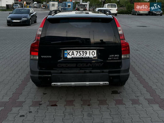 Черный Вольво ХС70, объемом двигателя 2.5 л и пробегом 255 тыс. км за 7800 $, фото 3 на Automoto.ua
