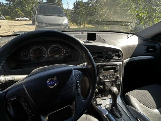 Черный Вольво ХС70, объемом двигателя 2.5 л и пробегом 350 тыс. км за 5000 $, фото 7 на Automoto.ua