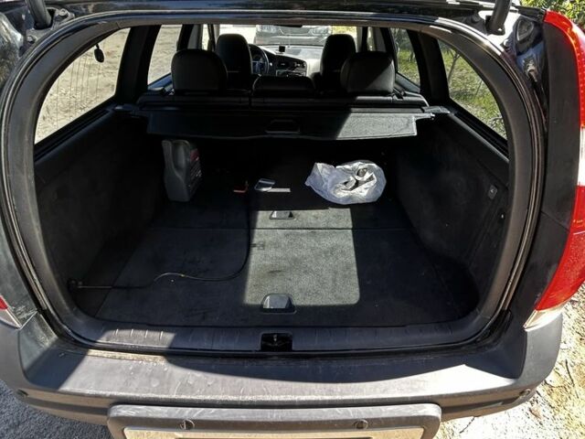 Черный Вольво ХС70, объемом двигателя 2.5 л и пробегом 350 тыс. км за 5000 $, фото 4 на Automoto.ua