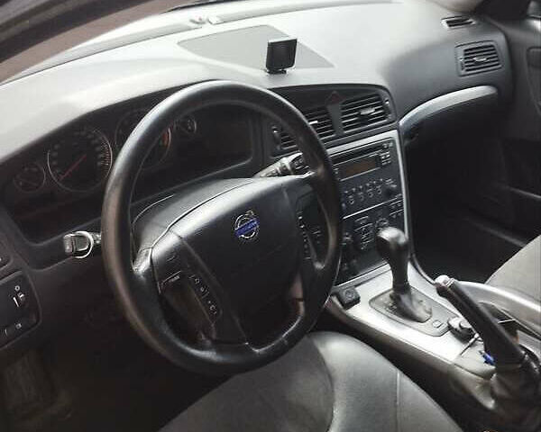 Чорний Вольво ХС70, об'ємом двигуна 2.5 л та пробігом 247 тис. км за 11111 $, фото 2 на Automoto.ua