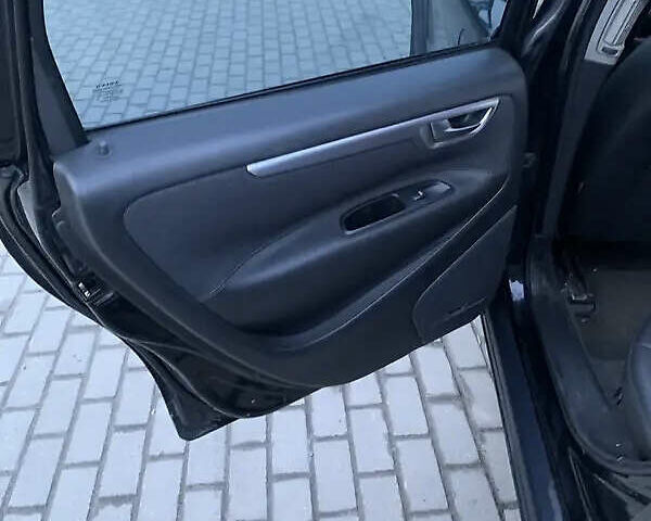 Чорний Вольво ХС70, об'ємом двигуна 2.5 л та пробігом 247 тис. км за 11111 $, фото 4 на Automoto.ua